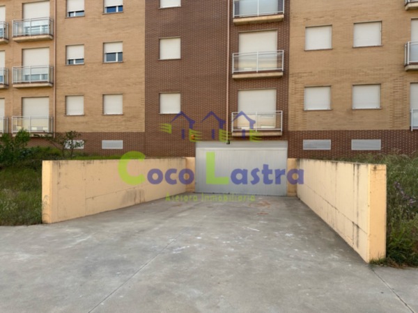 Puerta de acceso a parking