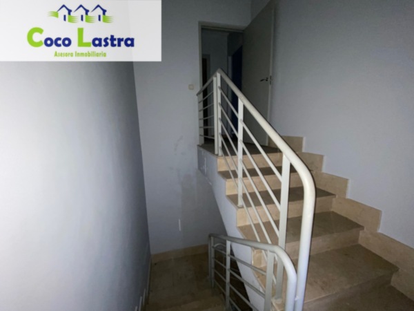 ESCALERA DE ACCESO PLANTA BAJA