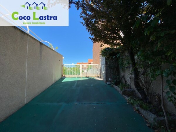 Rampa de acceso parking